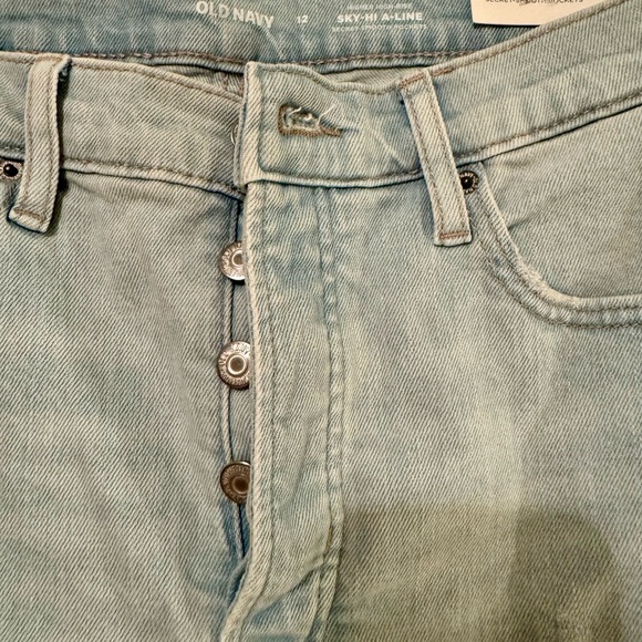 Old Navy Sky Hi A-line shorts - Picture 2 of 5